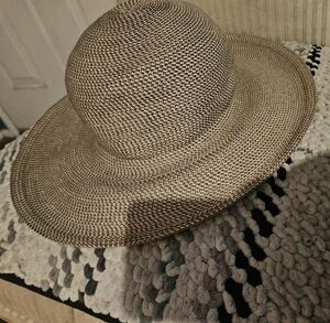 Eric Javits Sun Hat Made in USA Woven Straw Look Designer